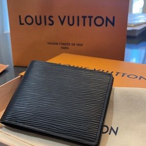 Brand new authentic Louis Vuitton men wallet